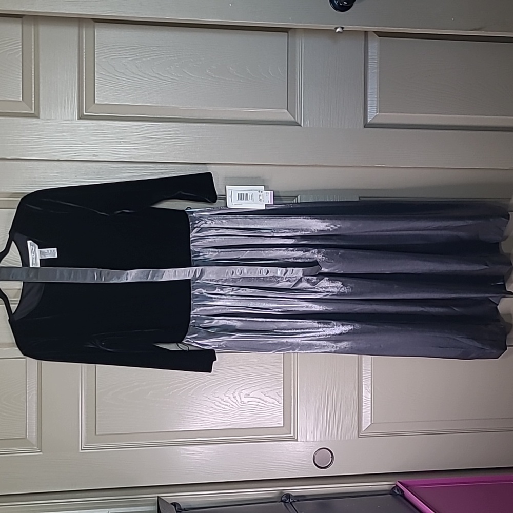 NWT Jessica Howard black & silver velvet metallic long sleeve maxi dress